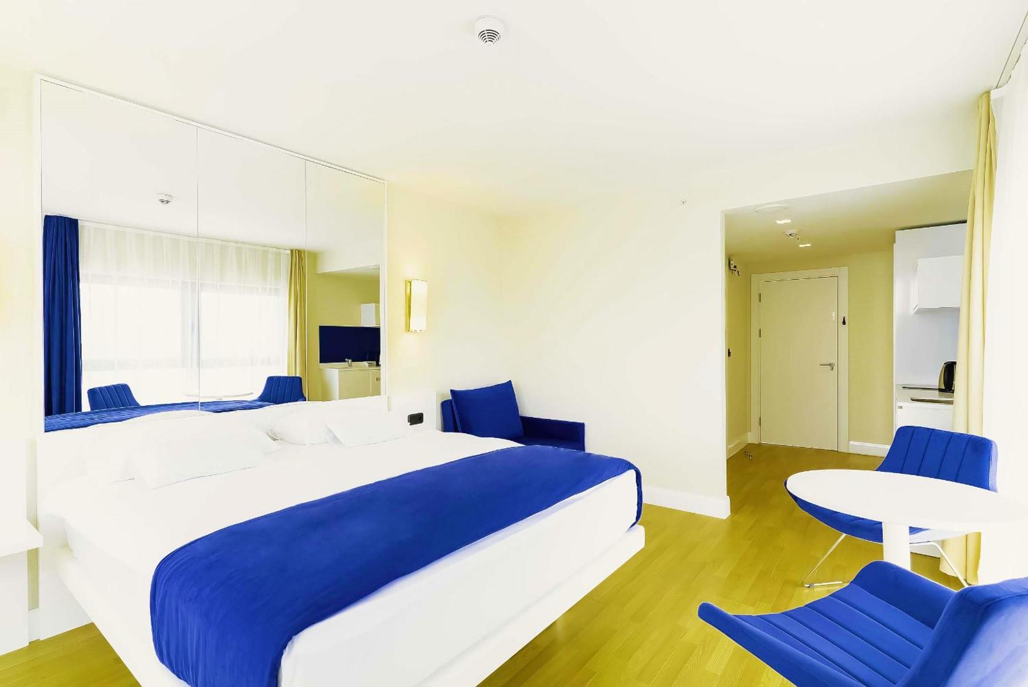 Elegance Sea View Aparthotel In Orbi City באטומי מראה חיצוני תמונה